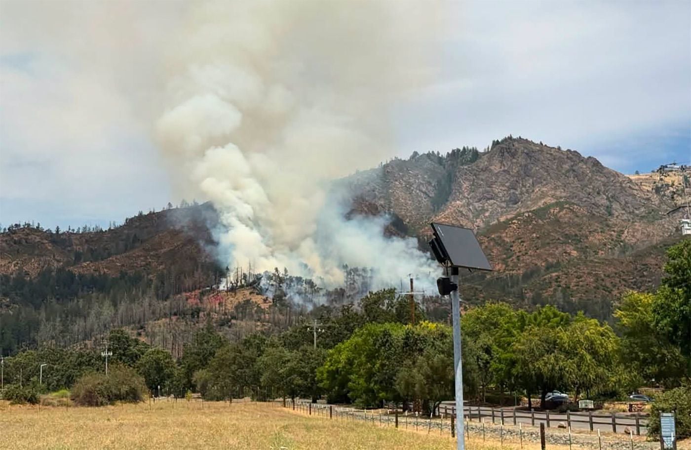 Wildfire Breaks Out In Sonoma County East of Santa Rosa, Grows to 14 Acres