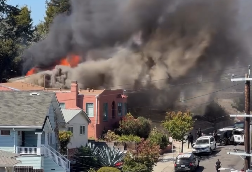 Man Engages In Shootout, Standoff With Oakland Police Before Setting Fire to Abandoned Home