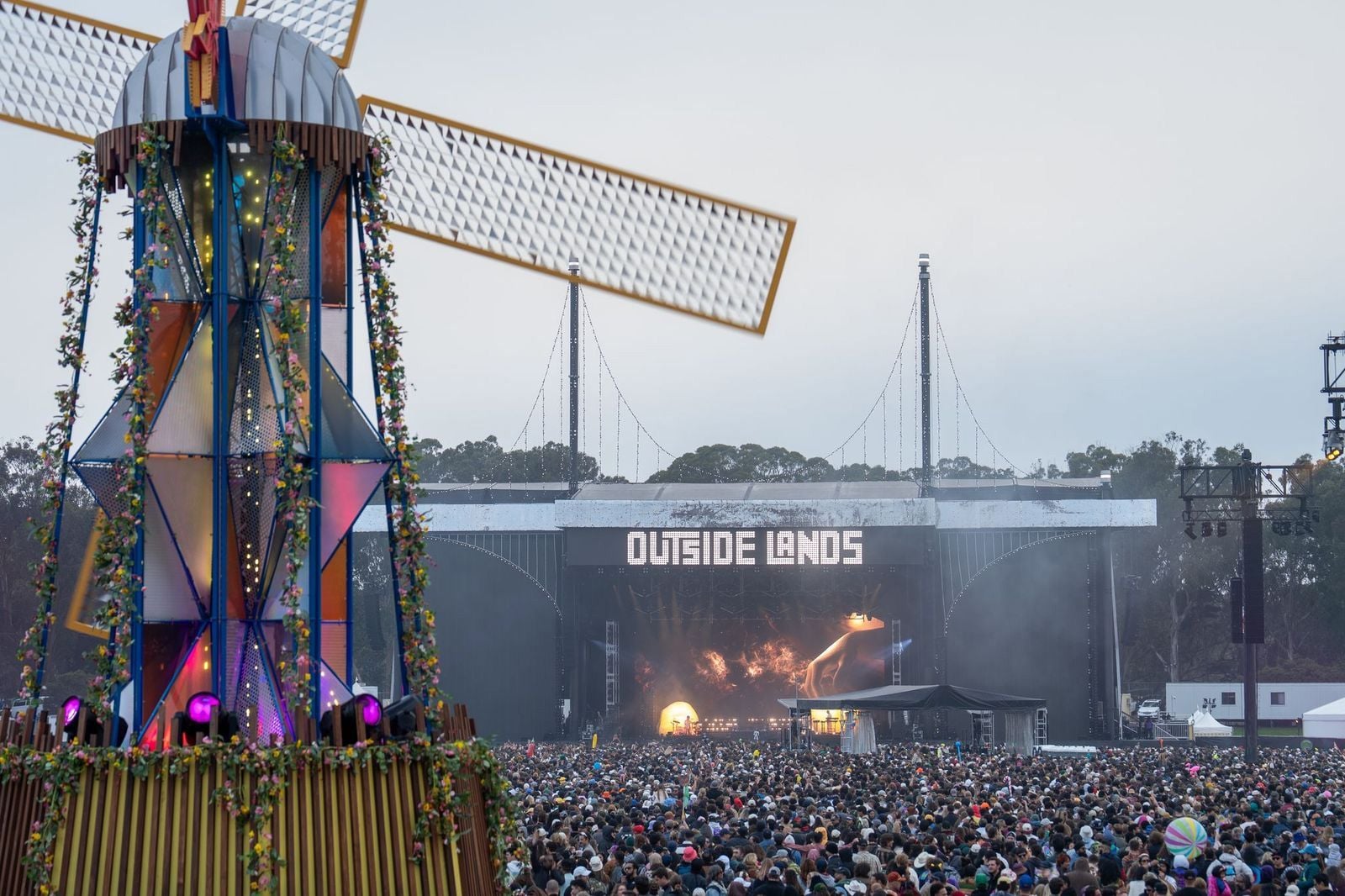 Outside Lands 2026 Day Three: Rüfüs Du Sol Delivers Massive Dance Party, Surprise Act Leon Bridges Delights