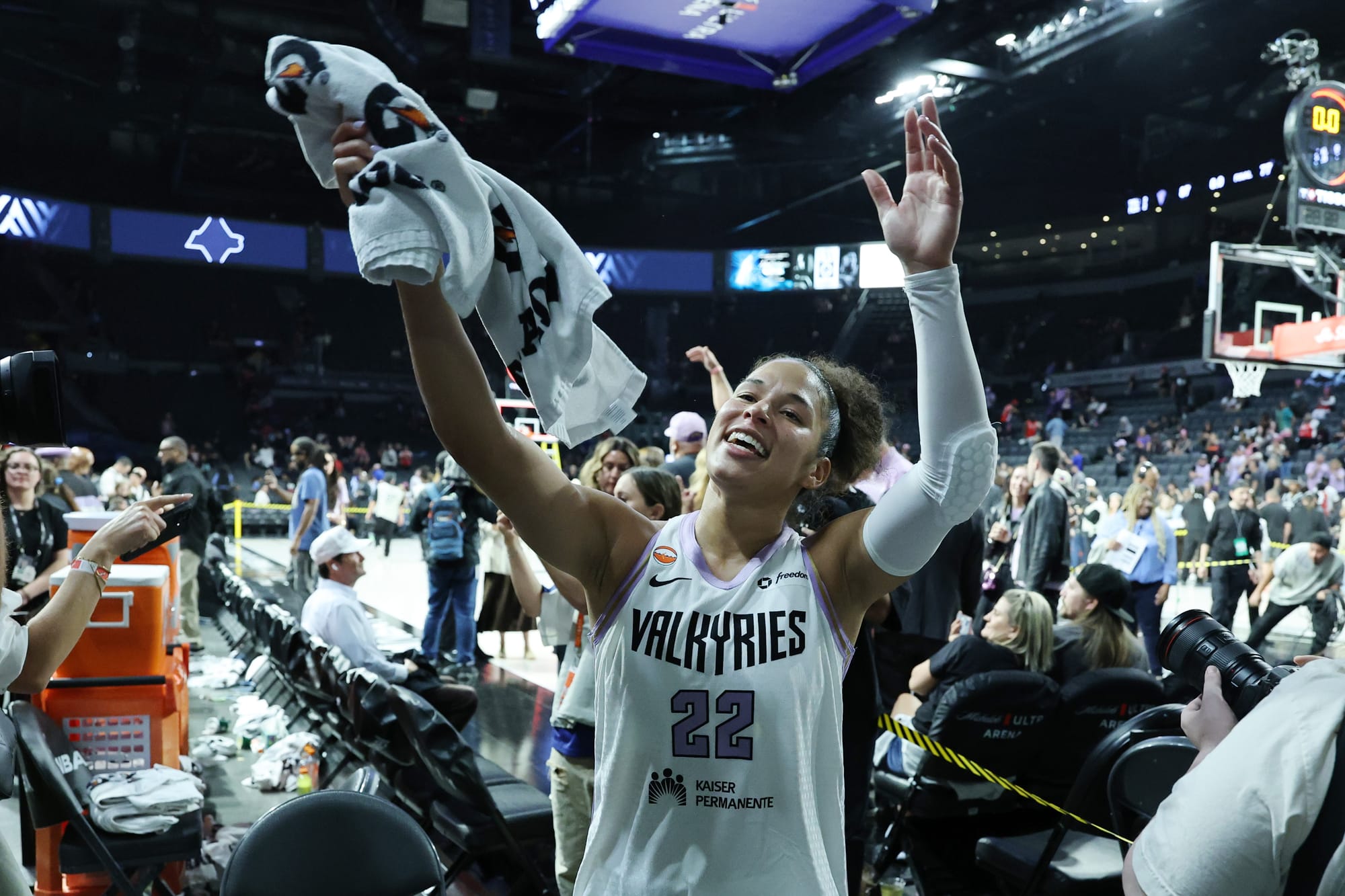 Saturday Links: Golden State Valkyries Sweep Aces, Advance to First WNBA Finals